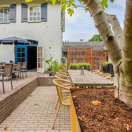 Cozy In In A With Terrace Vakantiehuis *