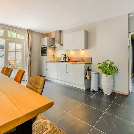 Cozy In In A With Terrace Grubbenvorst