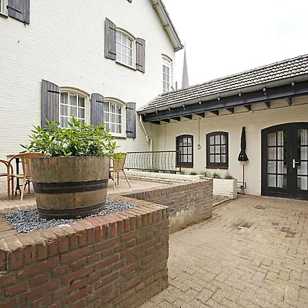 Vakantiehuis Cozy In In A With Terrace